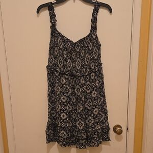 Women's Sleeveless Black and White Print Mini Dress.